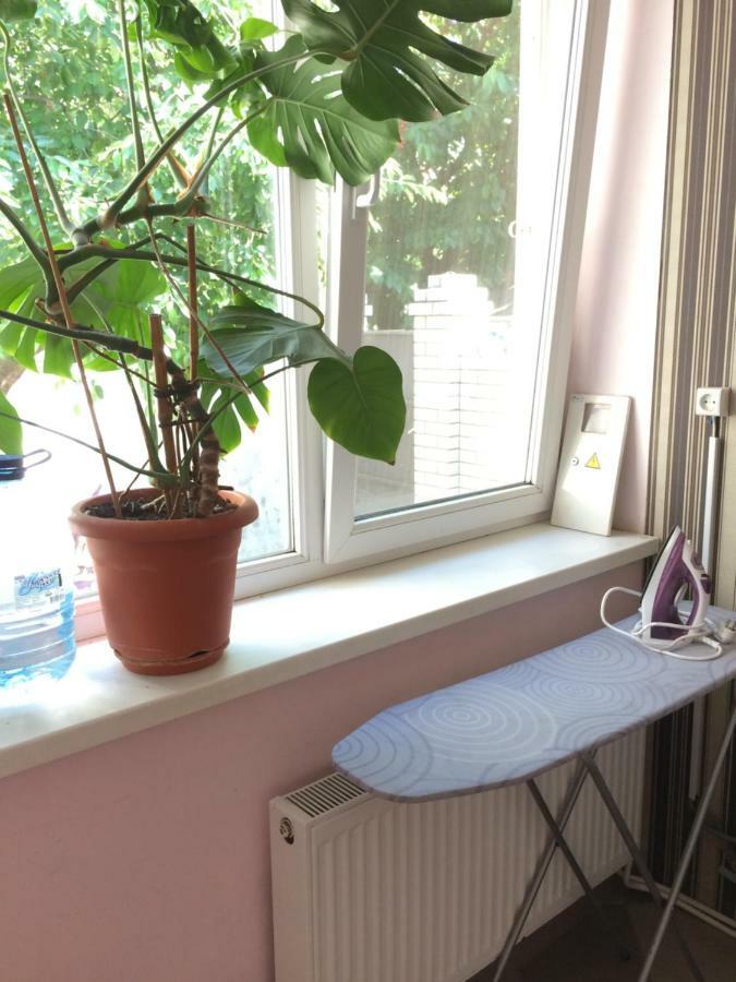 Room In The Guest House Odessa Extérieur photo